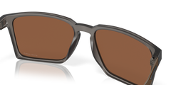 Oakley OO9483 02 56 Unisex Sunglasses-image 3